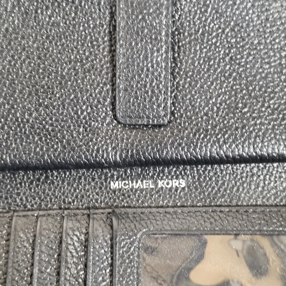 Michael Kors Jet Set Travel Large Travel CONTINENTAL Wallet-Wristlet